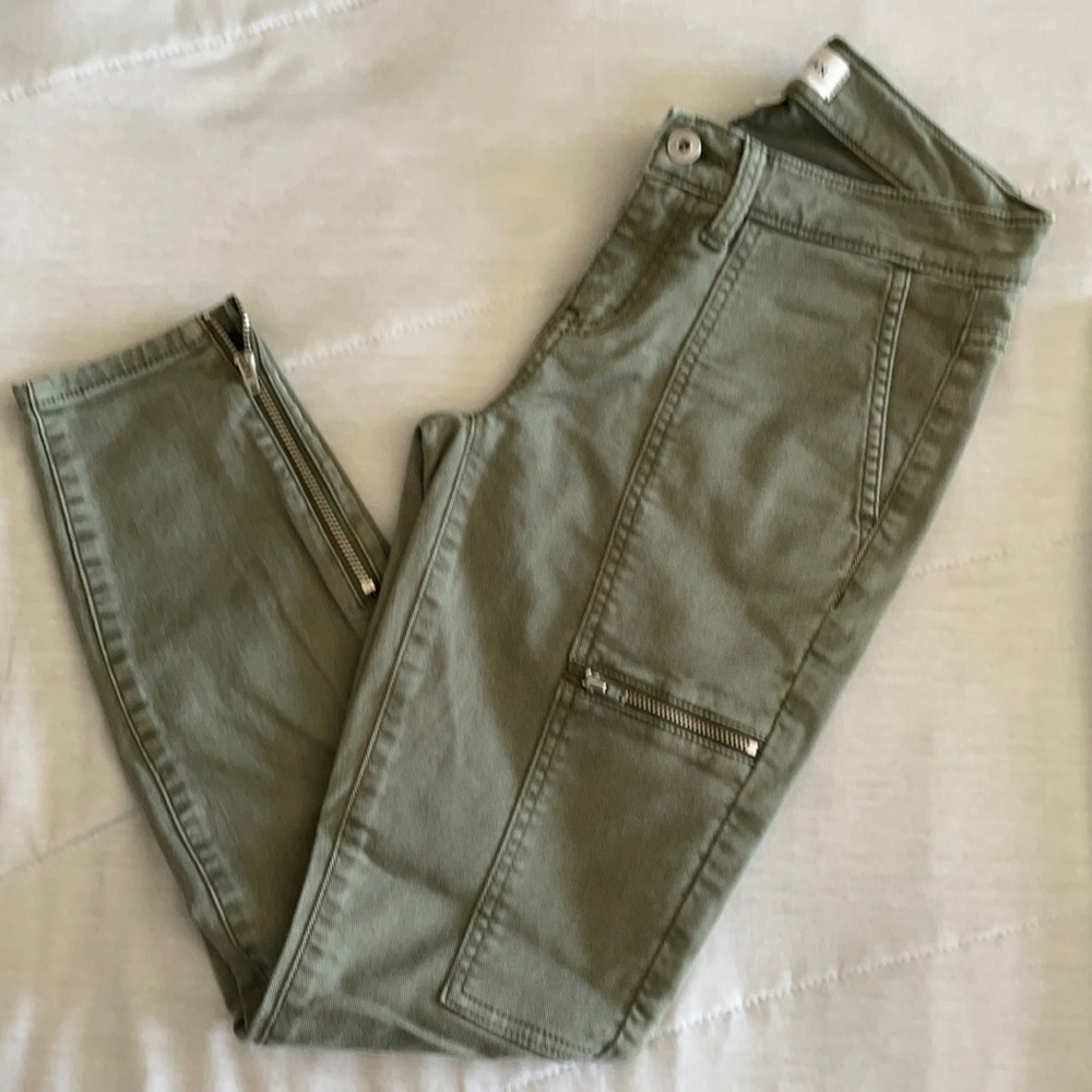 Lila Ryan Zippered Jeans